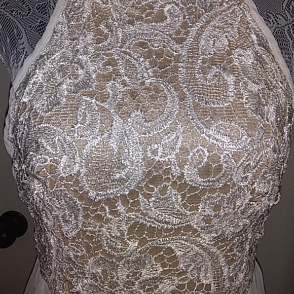 Lace Halter ♥️ Maxi Dress. PRICE IS FIRM❣️ - Picture 4 of 7